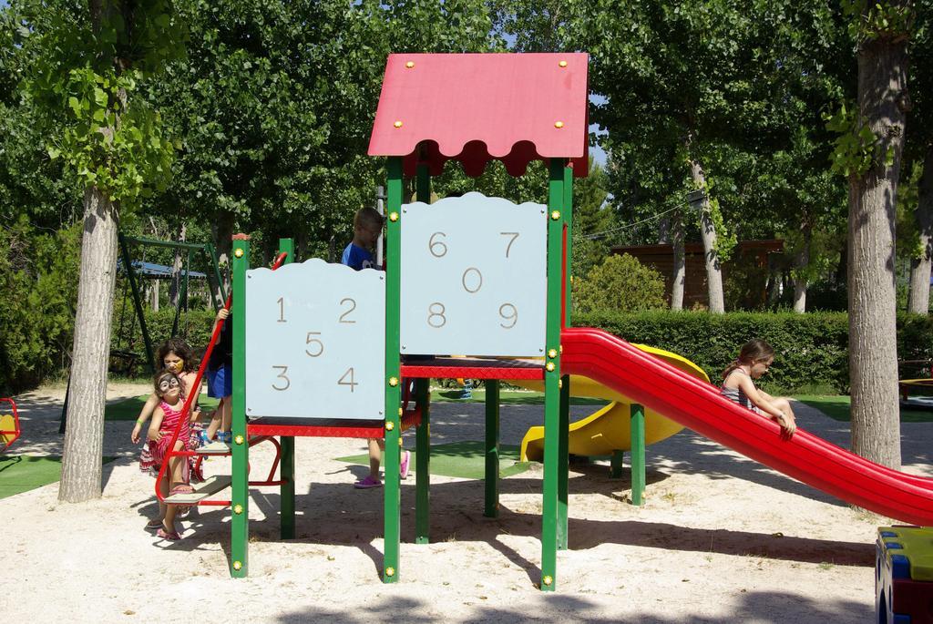 לזינה Villaggio Albatros Resort מראה חיצוני תמונה