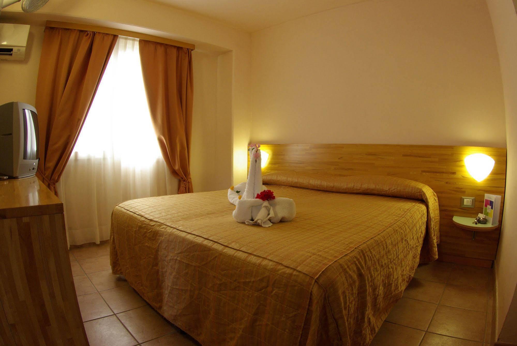 לזינה Villaggio Albatros Resort מראה חיצוני תמונה