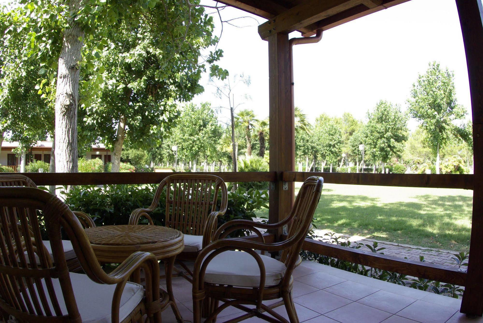 לזינה Villaggio Albatros Resort מראה חיצוני תמונה